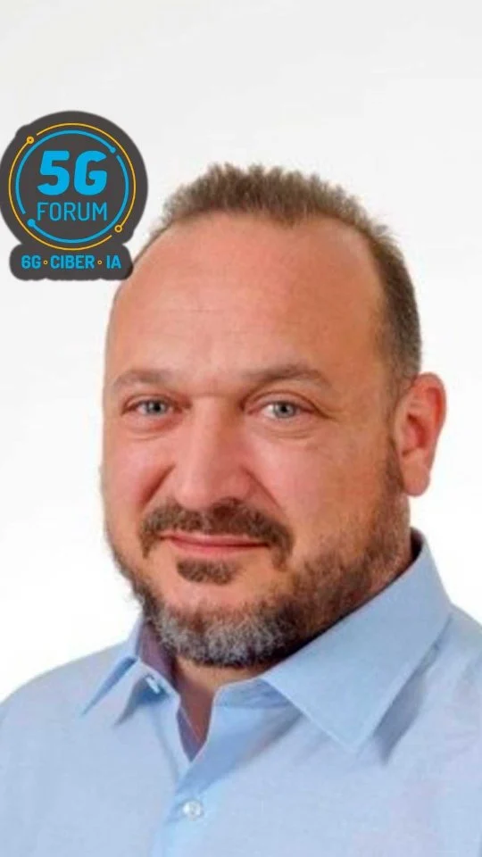 🗣️ 𝗣𝗮𝗻𝗲𝗹: 5G como motor de innovación en Extremadura: de los pilotos a los casos de negocio

🎙️ 𝗠𝗼𝗱𝗲𝗿𝗮𝘁𝗼𝗿: 𝗝𝗲𝘀ú𝘀 𝗖𝗼𝘀𝗹𝗮𝗱𝗼, Director General de Digitalización Regional de la Consejería de Economía, Empleo y Transformación Digital de la @junta_ex 

🎙️ 𝗦𝗽𝗲𝗮𝗸𝗲𝗿: 𝗠𝗮𝗻𝘂𝗲𝗹 𝗩𝗲𝗹𝗮𝗿𝗱𝗼, Responsable territorial en Extremadura de @telefonica

🎙️ 𝗦𝗽𝗲𝗮𝗸𝗲𝗿: 𝗝𝗮𝘃𝗶𝗲𝗿 𝗖𝗮𝗿𝗺𝗼𝗻𝗮, Jefe del departamento de Ingeniería de Sistemas Informáticos Telemáticos de la @uni.extremadura 

🎙️ 𝗦𝗽𝗲𝗮𝗸𝗲𝗿: 𝗦𝗲𝗿𝗮𝗳í𝗻 𝗗𝗼𝗯𝗹𝗮𝗱𝗼, Responsable Tecnológico del 112 Centro de Atención de Urgencias y Emergencias 112 Extremadura

🎙️ 𝗦𝗽𝗲𝗮𝗸𝗲𝗿: 𝗠𝗮𝗿𝗶𝗼 𝗙𝗲𝗿𝗻á𝗻𝗱𝗲𝘇, Director Innovación de Diggia Group

➡️️ '𝟓𝐆 𝐅𝐨𝐫𝐮𝐦': 𝟏𝟐-𝟏𝟓 𝐦𝐚𝐲𝐨 𝟐𝟎𝟐𝟔

📍 2 jornadas presenciales en el @auditoriocartuja de @sevillatechpark, y 2 virtuales.

#5GForum26 #5G #6G #IA #ciberseguridad