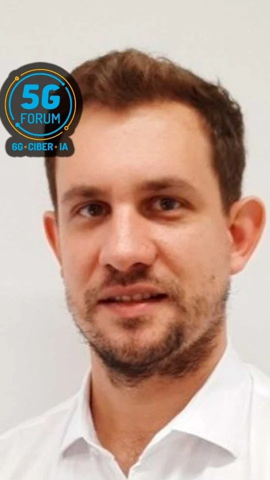 🎙️ 𝗦𝗽𝗲𝗮𝗸𝗲𝗿: 𝗖𝗵𝗿𝗶𝘀𝘁𝗼𝗽𝗵𝗲𝗿 𝗚𝗲𝗵𝗹𝗲𝗻, CEO - CoFundador de Neutroon

🗣️ 𝗧𝗼𝗽𝗶𝗰: Unificando el 5G privado y multioperador

➡️️ '𝟓𝐆 𝐅𝐨𝐫𝐮𝐦': 𝟏𝟐-𝟏𝟓 𝐦𝐚𝐲𝐨 𝟐𝟎𝟐𝟔

📍 2 jornadas presenciales en el @auditoriocartuja de @sevillatechpark, y 2 virtuales.

#5GForum26 #5G #6G #IA #ciberseguridad